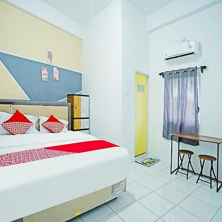 Oyo 91559 Kost Bangau Syariah Hotel Perabumulih Exterior foto